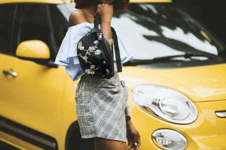 17 compras muy TOP en Bershka al 50% de descuento: camisetas, blusas con volumen y sudaderas rebajadísimas