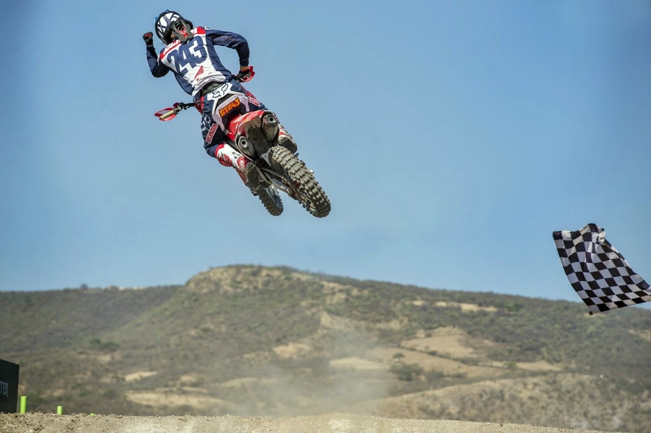 Tim Gajser vence implacable en MXGP México, Thomas Covington gana en MX2 y Jorge Prado padece