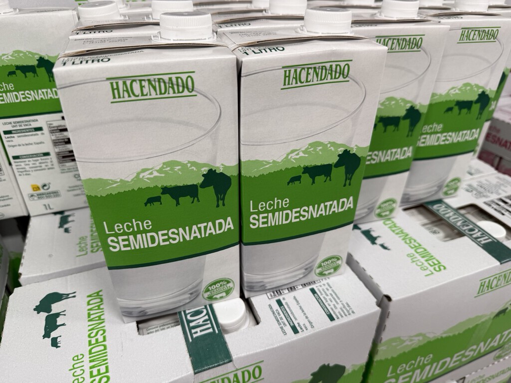Se acabó tirar los cartones de leche del Mercadona al contenedor amarillo: así puedes reciclarlos como maceteros para la casa