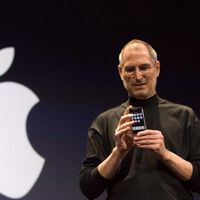 El error de Microsoft fue intentar meter un PC de escritorio en tres pulgadas. Apple hizo lo contrario y tardó solo dos años en destruir su imperio