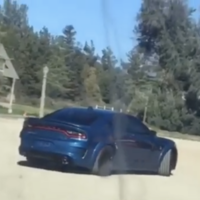 Filtrado: el Dodge Charger Widebody es captado sin camuflaje mientras graba un comercial