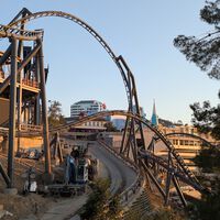 Universal gastó años para construir una montaña rusa silenciosa a 116 km/h. Entonces subieron los pasajeros y empezó el problema