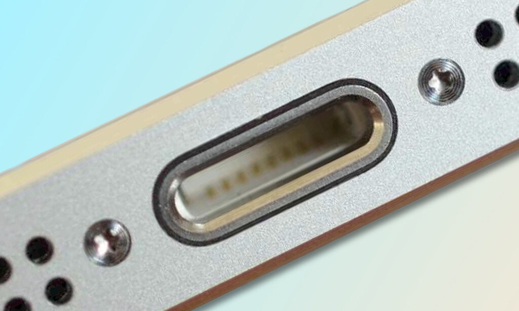 Cómo limpiar el puerto de carga del iPhone fácilmente con algo que todos tenemos en casa Cómo limpiar el puerto de carga del iPhone fácilmente con algo que todos tenemos en casa