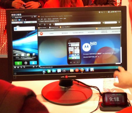 Motorola Atrix, lo probamos con sus accesorios en el MWC 2011
