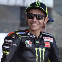 Valentino Rossi cree que tener a Lorenzo y Márquez en el mismo garaje "tiene ventajas y desventajas"
