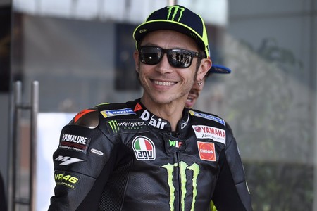 Valentino Rossi cree que tener a Lorenzo y Márquez en el mismo garaje "tiene ventajas y desventajas"