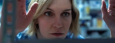 El creador de 'Pluribus' explica por qué la protagonista de la serie es escritora: "Si piensas en alguien que salva el mundo, ves un Liam Neeson o un Tom Cruise"