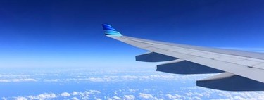 Una mujer embarazada de gemelos se pone de parto en pleno vuelo: un bebé nace en el avión y otro en Gran Canaria