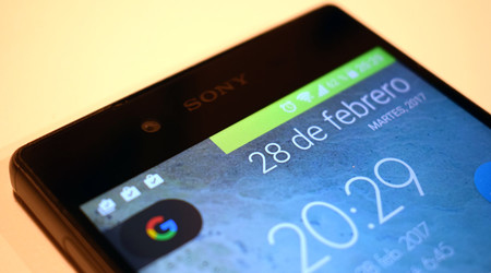 Transforma la barra de estado o inferior en un indicador de batería con estas dos apps