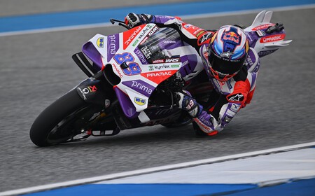 Jorge Martín cumple con la pole position mientras Pecco Bagnaia se mete en un pequeño lío en Tailandia