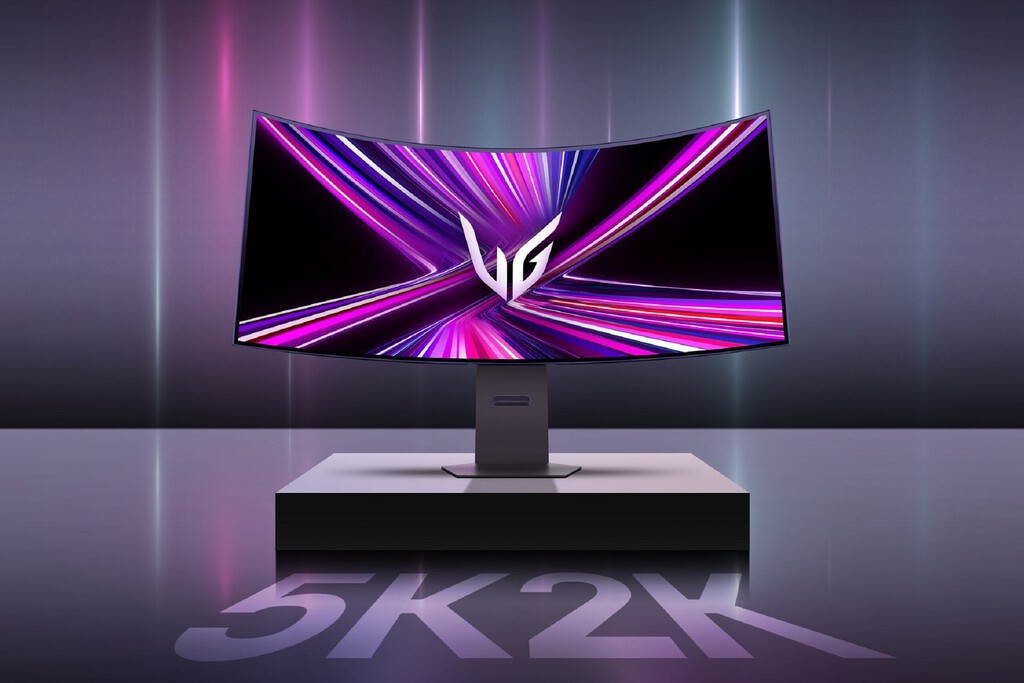 Se dobla, es de 45 pulgadas y tiene resolución mayor a 4K, este es el ...