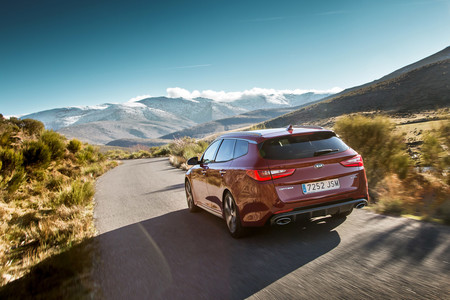 Kia Optima Wagon e Híbrido Enchufable, toma de contacto