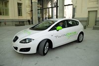 Madrid recibe dos SEAT León híbridos para pruebas