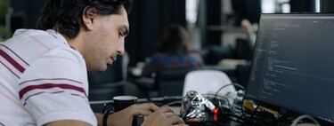 "Nos hemos quedado sin identidad": los programadores tienen otro frente con la IA: su salud mental 