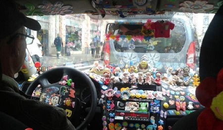 Un taxista ofrece sus servicios gratis a niños con cáncer y familias sin recursos