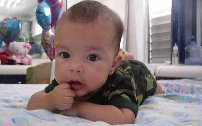 La foto de tu bebé: una bebé Army