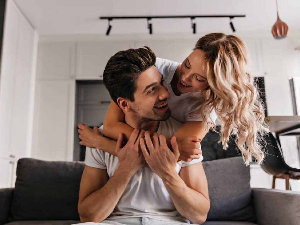 Más allá de la cena romántica: gadgets de cocina y hogar para disfrutar en pareja sin salir de casa