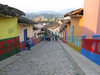 Colombia: visita al pueblo de Guatapé, una bonita excursión desde Medellín. 