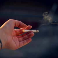 De prohibir la compra a prohibir el consumo: los cambios del recién aprobado anteproyecto de reforma de la ley antitabaco