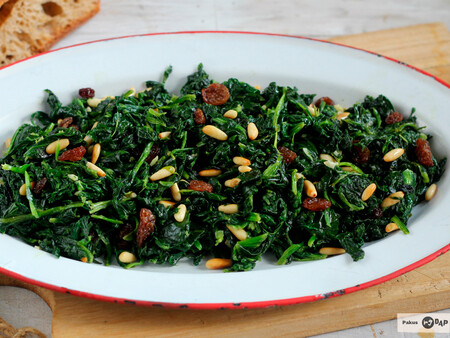 Espinacas a la catalana, la receta más sencilla para una cena saludable