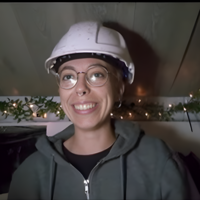 Nerea, albañila de 27 años: "Estudié Medicina pero ganando 32 euros la hora me compensa trabajar en la obra" 