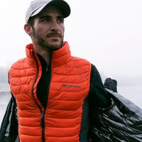 Las rebajas siguen sorprendiéndonos con este chaleco Columbia que resiste cualquier clima del año  