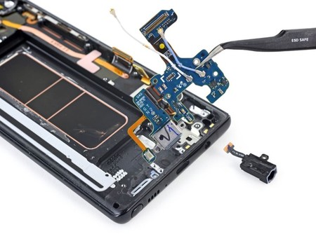 El Galaxy Note 8 no se deja reparar fácilmente: 4 sobre 10 en la escala de reparabilidad de iFixit