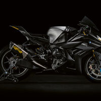 BMW ha redefinido las motos. Su última bestia da miedo y tiene 230 CV, una superbike que es más bien una MotoGP de calle, y para todos