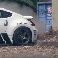 Celebra el Black Friday con este vídeo de dos Nissan 370Z haciendo drift en un centro comercial