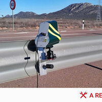 Cabe en una mochila, funciona sin un agente y puede multarte incluso de noche. Así es el radar invisible de la DGT 