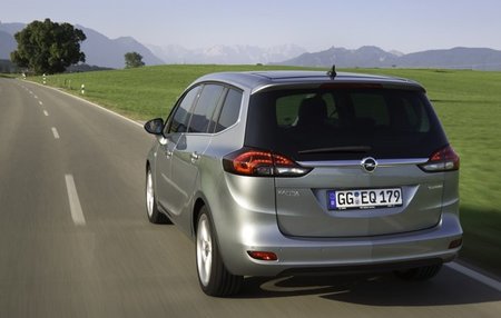 Opel-Zafira-Tourer-35