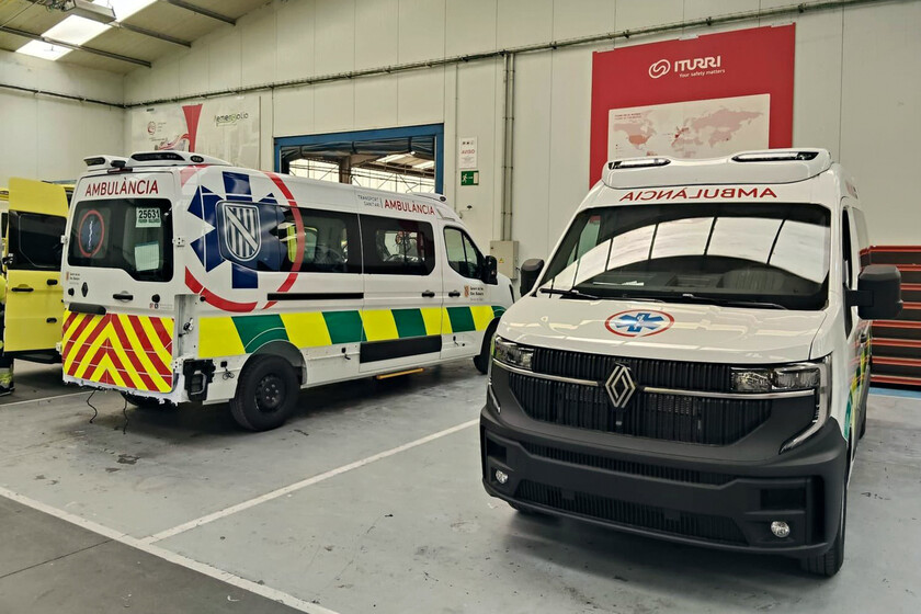 El Gobierno de Baleares paga 56 millones por 246 ambulancias nuevas. La mitad están paradas porque los sanitarios no las pueden conducir