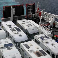 He descubierto una alternativa para no hacer siempre los mismos viajes: montar una furgoneta camper en un ferry y cruzar el mar con mi propio camarote