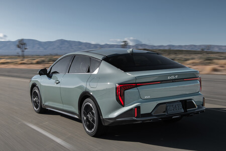 Kia K4 Mexico 4