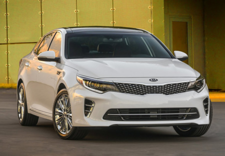 Nuevo Kia Optima, o por qué de pronto te dieron ganas de tener canas y tres hijos
