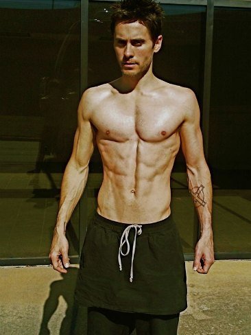 Jared Leto: los hombres de verdad usan falda
