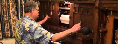 But what the hell is the instrument that the man in this video plays?