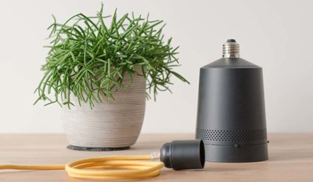 Beam, una lámpara que cuenta con un proyector muy practico
