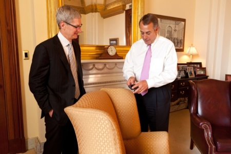 Tim Cook visita el Capitolio abriendo nuevas vías de comunicación entre el gobierno de los Estados Unidos y Apple