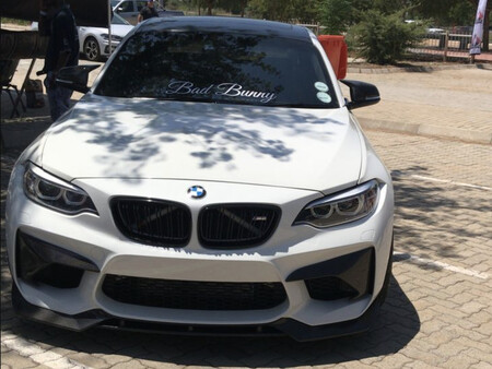 colección de autos de bad bunny