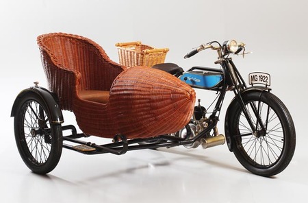 Exposición Motos históricas. Cien años sobre ruedas en Pontevedra