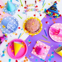 Una niña de nueve años crea y dona "cajas de cumpleaños", para los niños cuyas familias no pueden costearse una fiesta