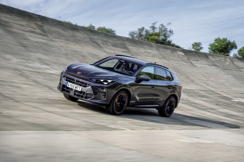 Probamos el CUPRA Terramar más potente: un SUV híbrido de 272 CV con etiqueta CERO muy efectivo en ciudad, y realmente deportivo en carretera