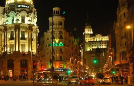 Madrid allana el camino para la Apple Store de la Puerta del Sol en Madrid, pero Apple considera moverla a la Gran Vía