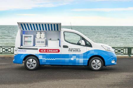 Esta furgoneta eléctrica Nissan e-NV200 es la visión moderna de Nissan del clásico camión de los helados