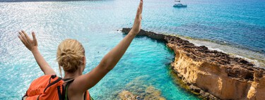 El turismo récord ya no llena las cajas. Baleares es el ejemplo perfecto: recibe más viajeros, pero con un gasto medio un 30 % inferior