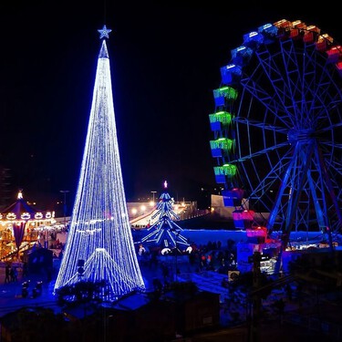 El desconocido pueblo castellano que hace la competencia a Vigo en Navidad: miles de luces serpenteantes y la galleta más grande de Europa