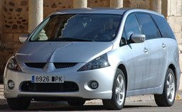 Mitsubishi Grandis, un monovolumen diferente