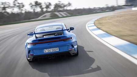 ¡Demencial! A 300 km/h durante 5.000 kilómetros: el fatigoso test que superó el Porsche 911 GT3 en su puesta a punto