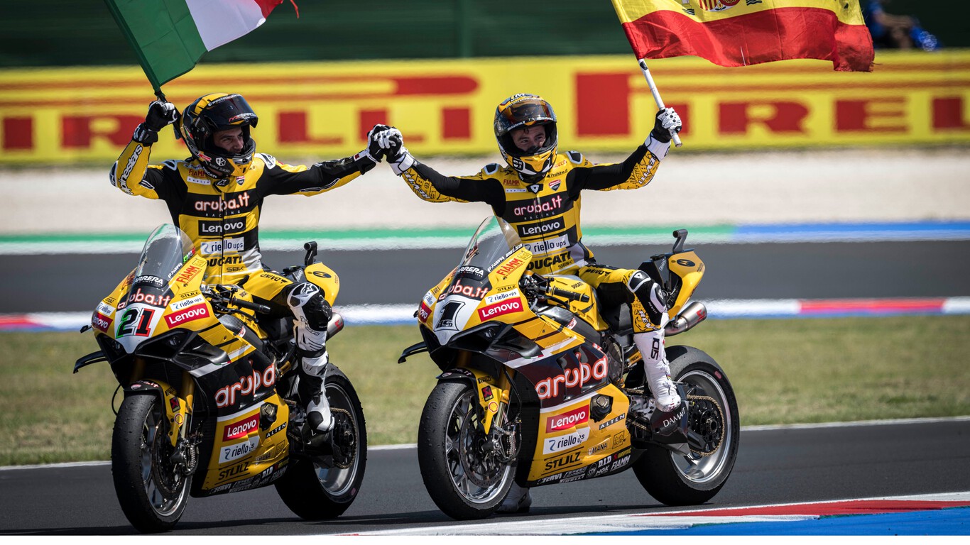 Álvaro Bautista gana una soporífera carrera de WSBK en Misano plasmando la abusiva superioridad de Ducati